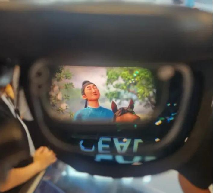 AI眼鏡戰國：大摩報告揭產業鏈競爭，技術路線與未來趨勢