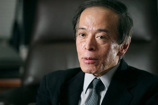 全球财经要闻：拜登特朗普圣诞信息迥异，阿塞拜疆航空客机坠毁，AI概念股受追捧